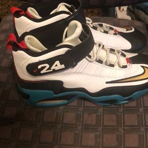 I am selling Nike Men's Shoes Air Griffey Max 1 Sweetest Swing